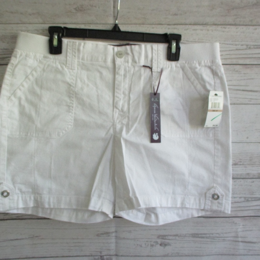 NWT - GLORIA VANDERBILT shorts - sz 12P - $42.00